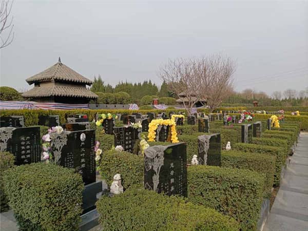 閻良漢皇樹葬墓園獲得紫鉆標(biāo)志填補(bǔ)了西安紫鉆墓園空白,這對(duì)西安墓園行業(yè)有何意義?