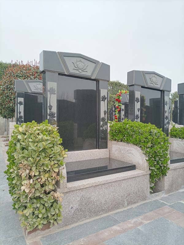 西安漢皇墓園位于哪個(gè)具體景區(qū)內(nèi)，其地理位置有何優(yōu)勢(shì)？