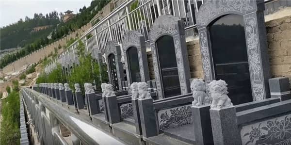 西安壽陽(yáng)山墓園位于西安東南郊的鯨魚(yú)溝中段