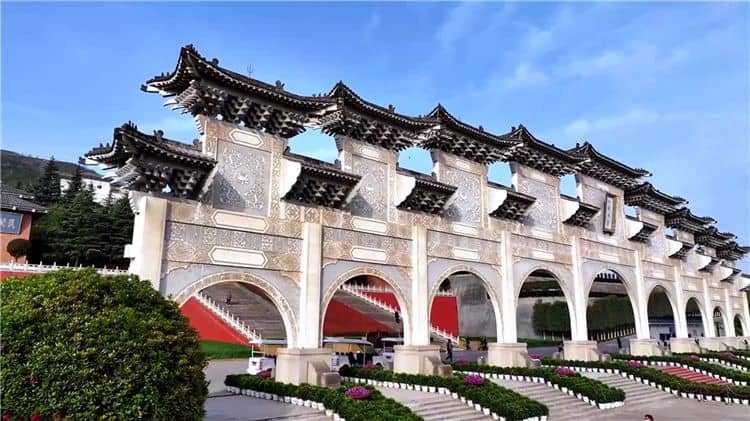 西安霸陵墓園232路公交車可直達，陵園墓地選購攻略