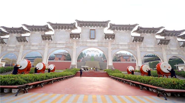 西安霸陵公墓:推動文明祭奠,倡導(dǎo)綠色殯葬新風(fēng)