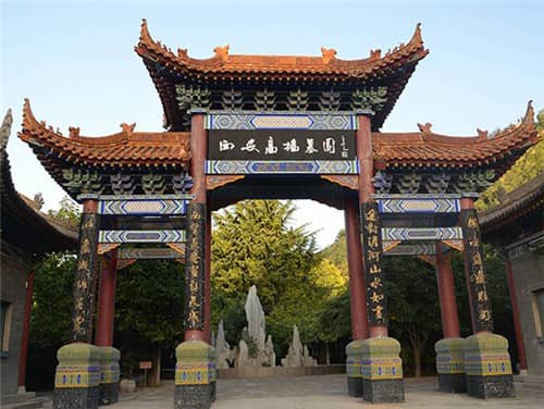 西安高橋墓園的環境特點是什么？為何說它是生態公園式青山綠水公墓？