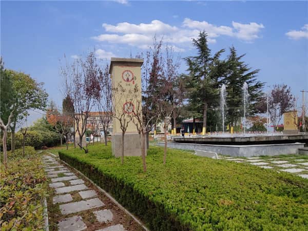 依山傍水 · 覽盡古今 —— 西安鎬京骨灰墓園地理環(huán)境介紹