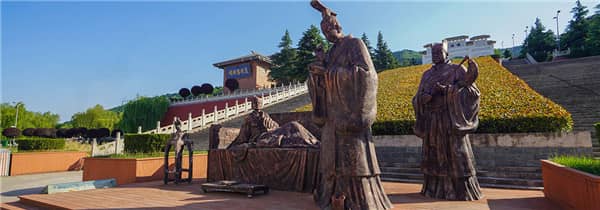 墓穴方位為什么是西北東南？傳統(tǒng)方位選擇與寓意解析