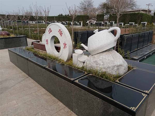 西安墓地的尺寸是否有限制？一個墓地通?？梢苑胖脦讉€骨灰盒？